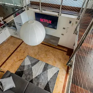  Apartamento Loft Elegante In Centro In Zona Signorile - Davanti Metro Italia