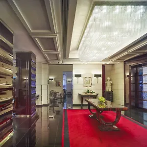 Отель Grand Via Veneto