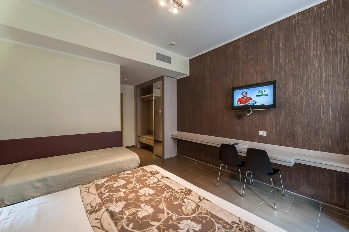 ***  Hotel California Rome Italy