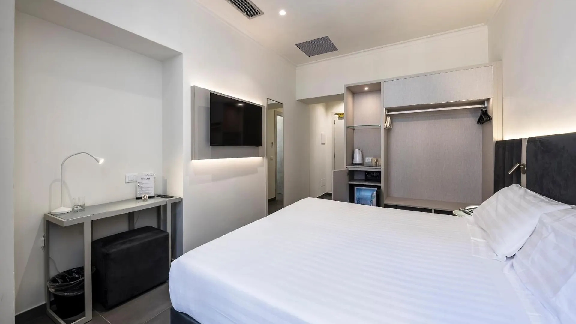 Hotel California Rome